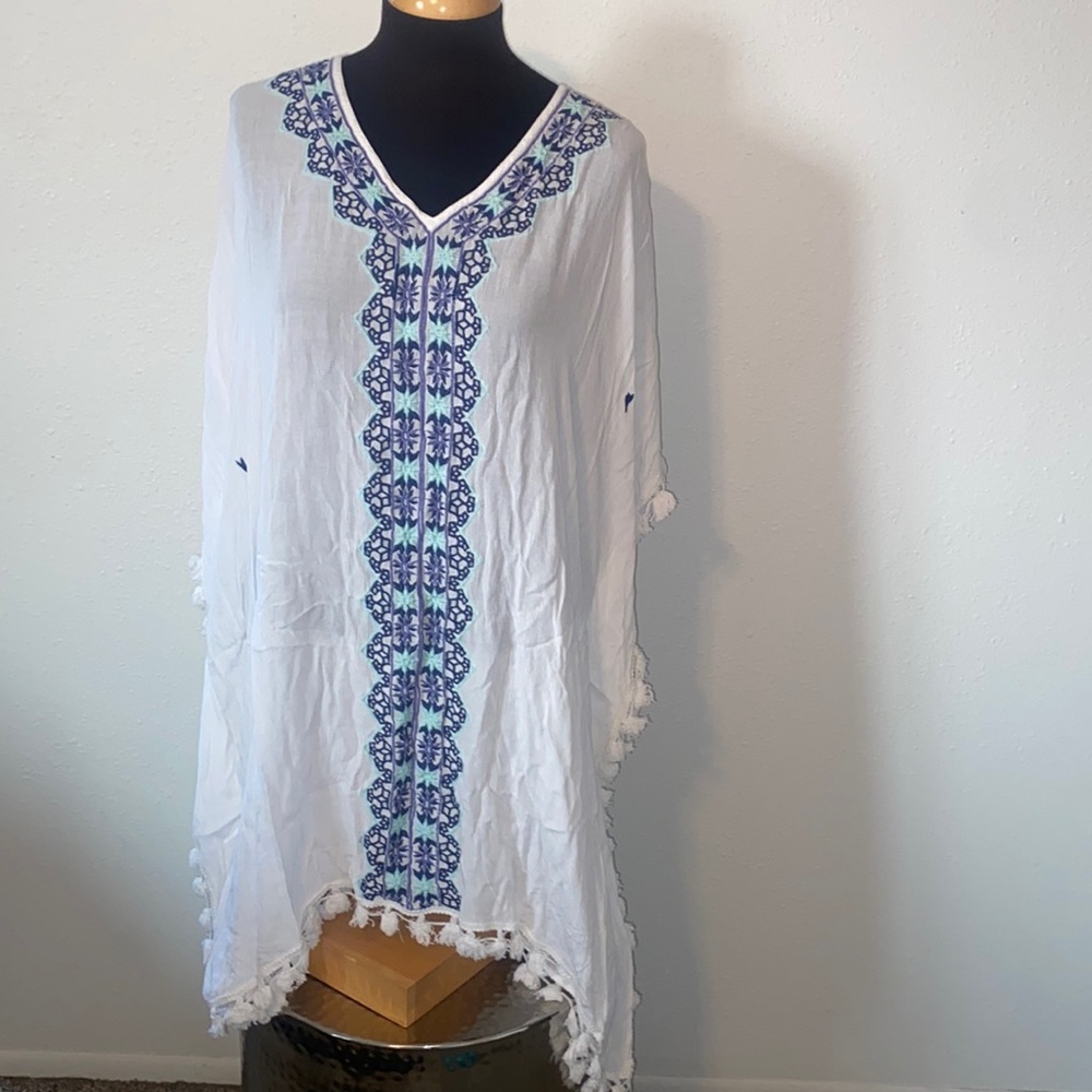 Cute Options Tasseled Swimsuit Coverup size Medium